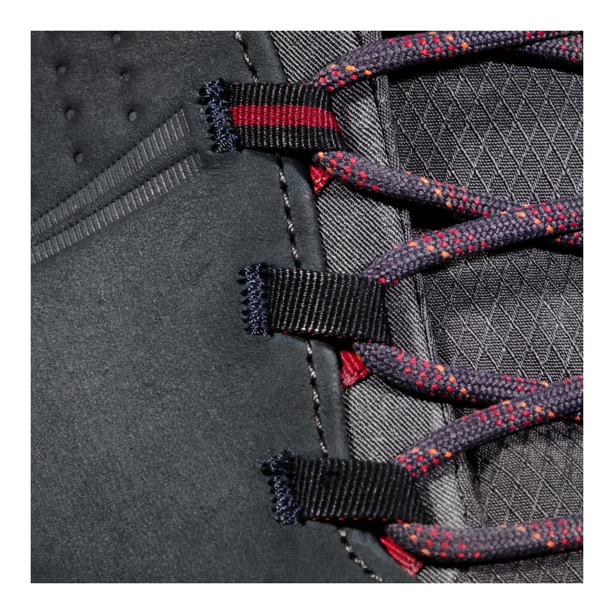 Bocanci Drumetie Femei Mammut Nova IV Mid GTX Black-Blood Red