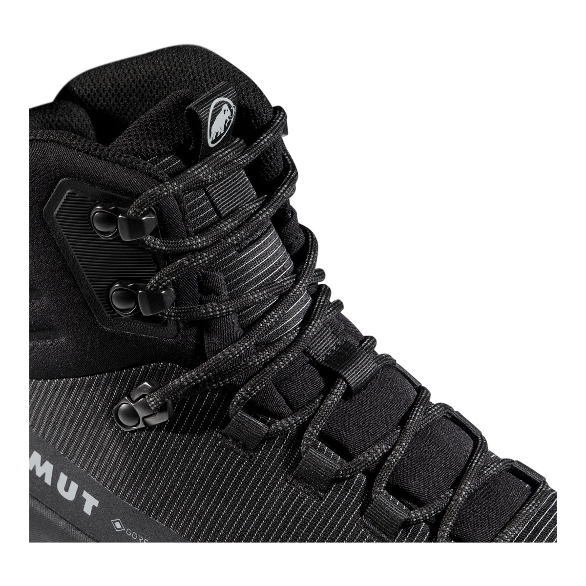 Bocanci Drumetie Femei Mammut Ducan III High GTX Black