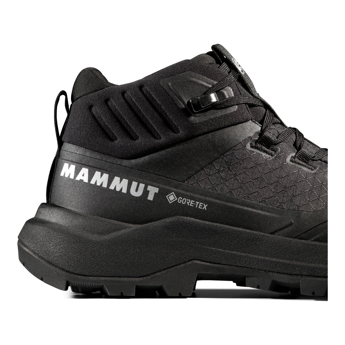 Bocanci Drumetie Femei Mammut Sertig III Mid GTX Black