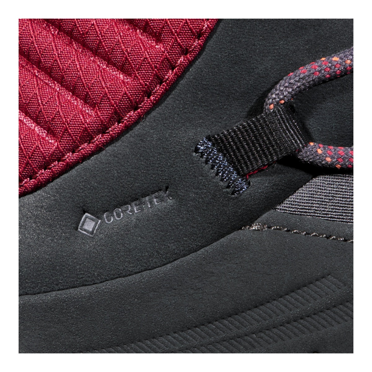 Bocanci Drumetie Femei Mammut Nova IV Mid GTX Black-Blood Red